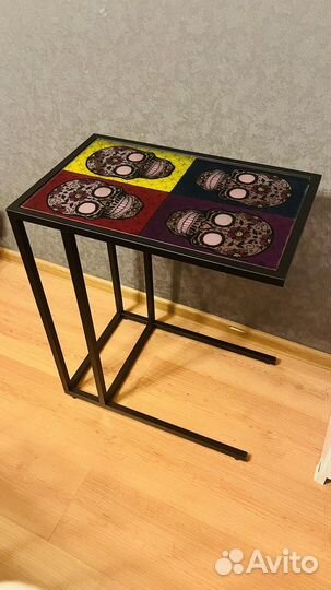 Продаю Приставной стол Multicolored Skulls