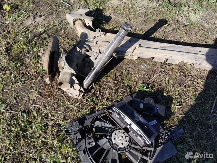 Задняя балка Рено Меган 2