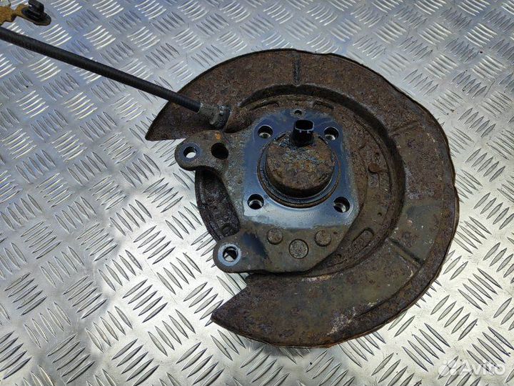 Ступица задняя левая Toyota Corolla Verso E121 1.6