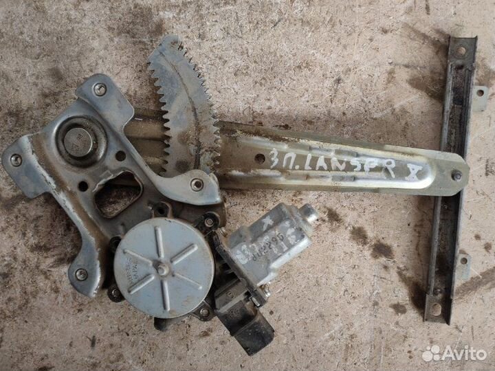 Стеклоподъемник электрический(с мотором) задний