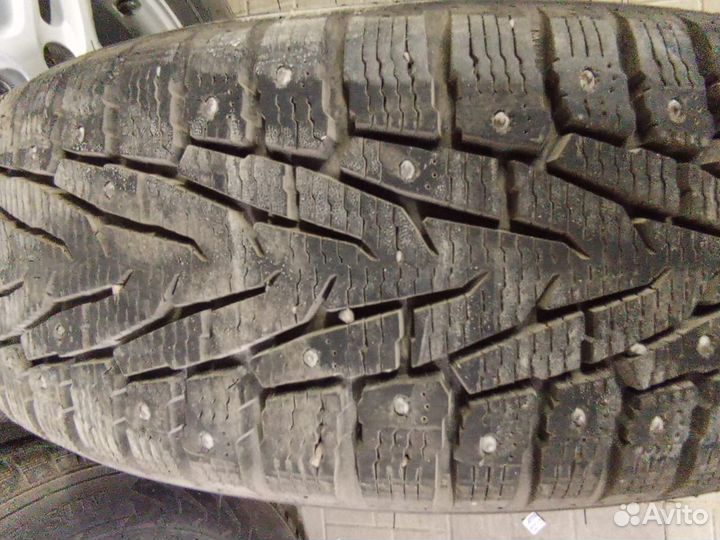 Nokian Tyres Nordman 7 SUV 215/70 R16