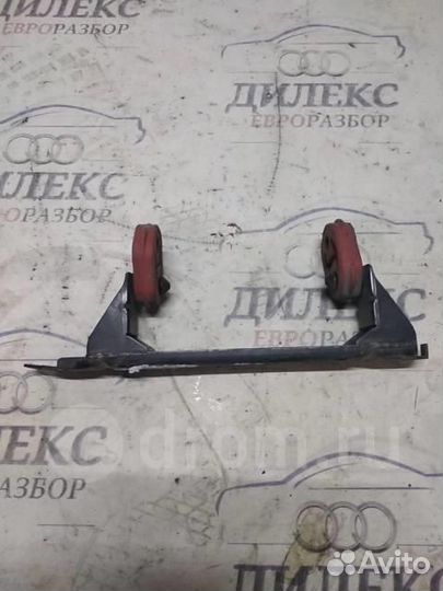 Кронштейн глушителя VW Golf VI 2009-2012
