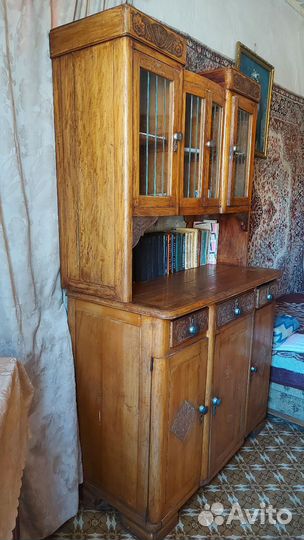 Антикварный буфет и шкаф