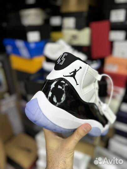 Nike Air Jordan 11 retro Concord