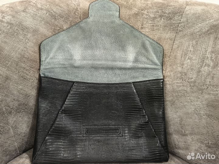 Чёрный кожаный клатч - конверт