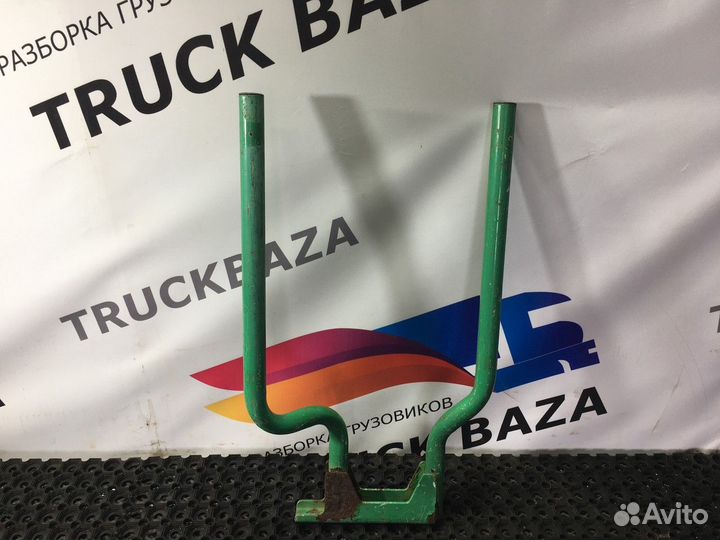 Кронштейн крыла левый Volvo FH