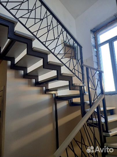 Металлическая лестница