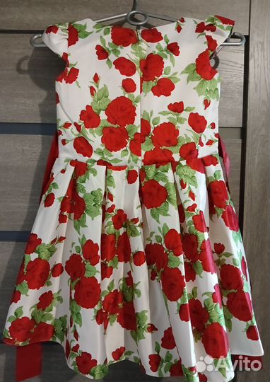 Платье для девочки новое
