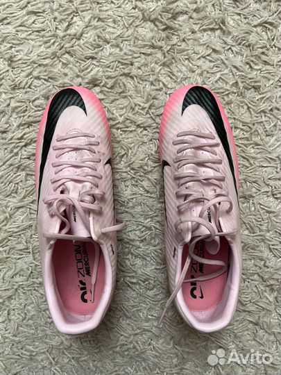 Футбольные бутсы