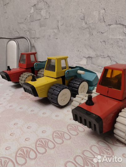 Игрушки из СССР, железные машинки, советские