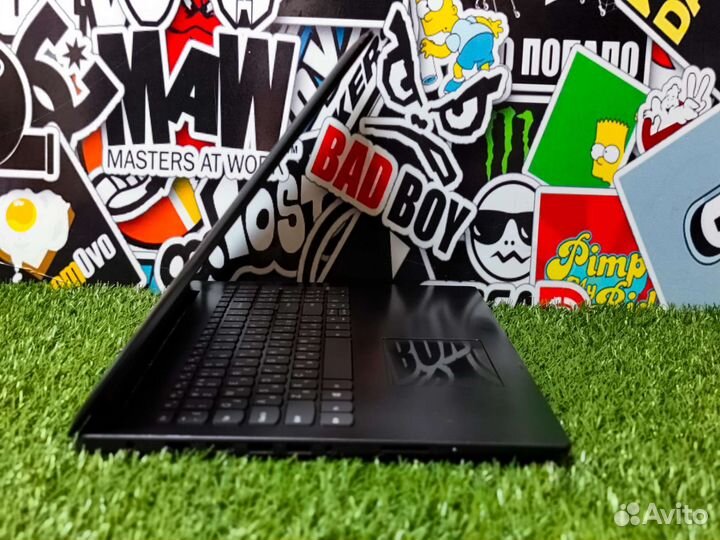 Шустрый стильный игровой ноутбук R7 M440