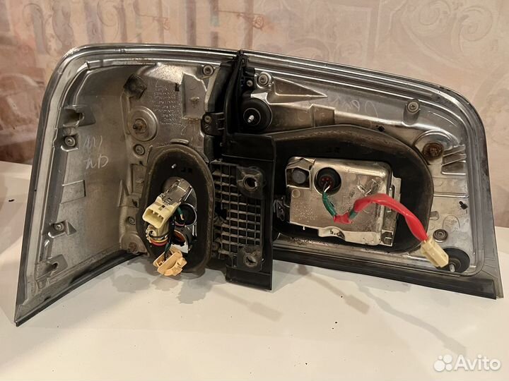 Фара задняя на Lexus LX570