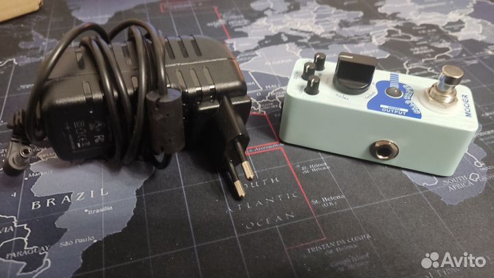 Примочка для электроакустической гитары Mooer