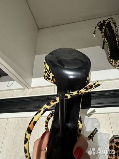 Босоножки chewhite