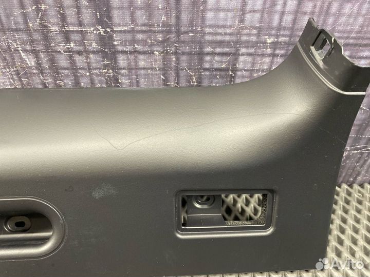 Пластик крышки багажника Bmw X5 E53 M54 2006