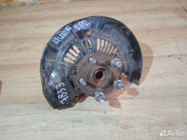 Кулак поворотный передний правый Toyota Highlander