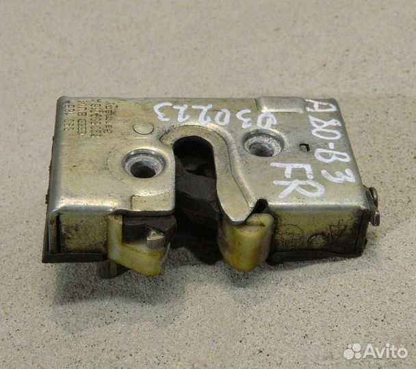 Замок двери задней правой Audi 80 B3