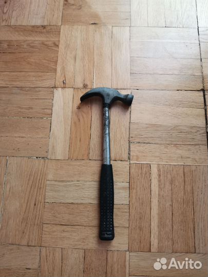 Молоток-гвоздодер