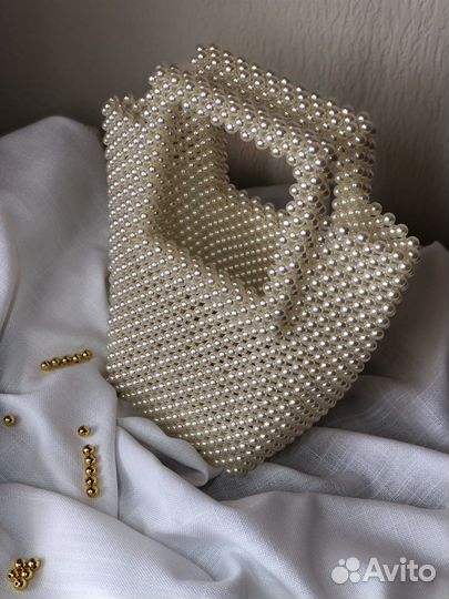 Женская сумка из бусин