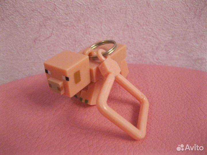 Из игры Майнкрафт фигурки и брелки
