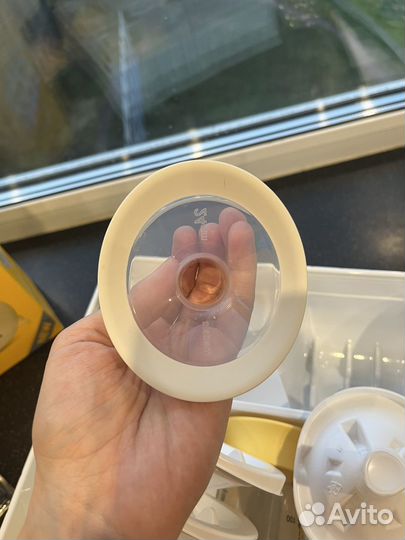 Молокоотсос medela swing maxi flex