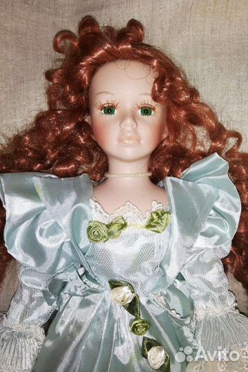Кукла фарфорвая
