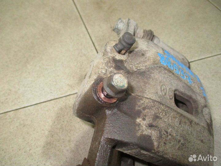 Суппорт задний правый Hyundai Santa Fe 2 (CM)