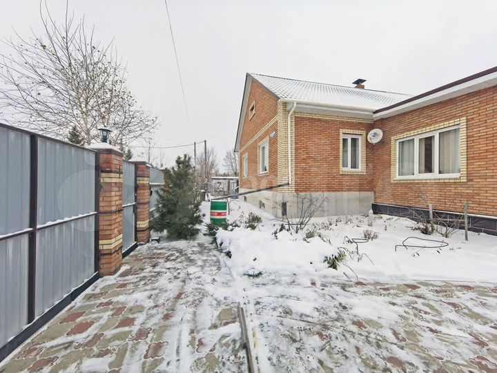 Дом 200 м² на участке 15,4 сот.