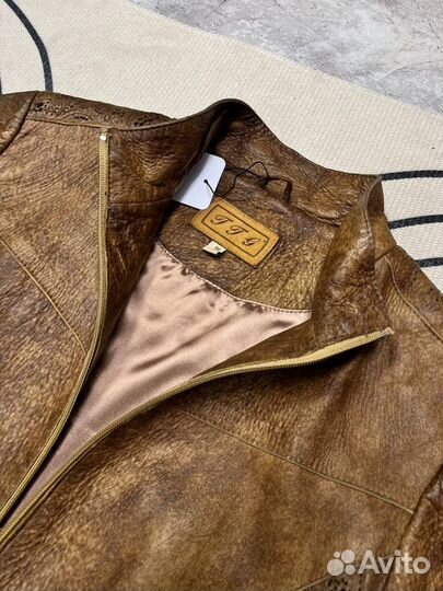 Кожаная куртка в ковбойском стиле