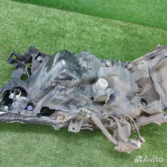 Фара правая Тойота Ленд Крузер 200 (2015-2021)