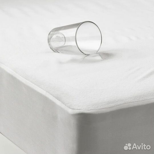 Наматрасник влагостойкий с резинкой по периметру