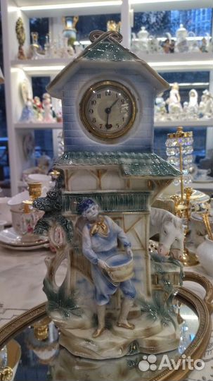 Антикварные фарфоровые каминные часы. Франция