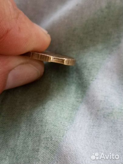 Монета с заводским браком