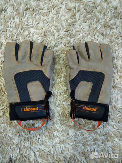 Перчатки из натуральной белой кожи