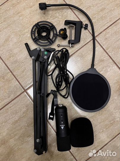 Студийный микрофон