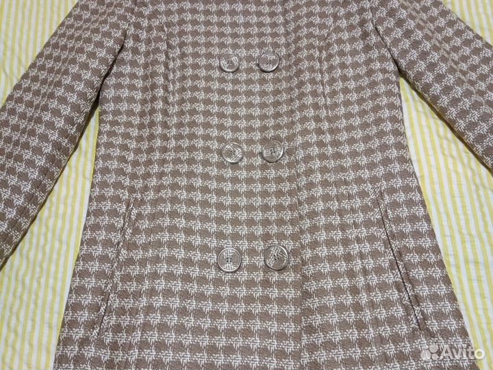 Пальто женское 44 бежевое