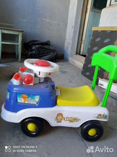 Детская машинка каталка- толокар