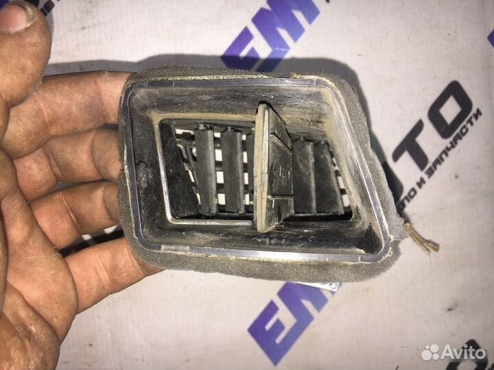 Дефлектор воздушный центральный Kia Sportage 3