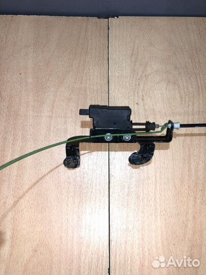 Сервопривод лючка бензобака BMW e60