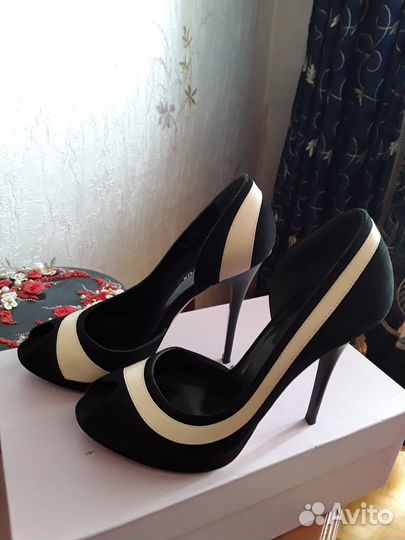 Туфли 36 р, натуральная замша. Турция новые