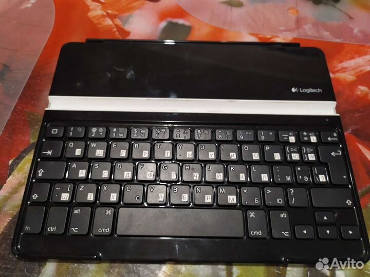 Беспроводная клавиатура Logitech для iPad