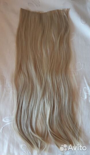 Волосы на заколках русые