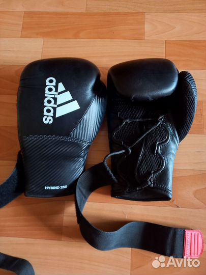 Боксерские перчатки 16oz