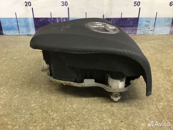 Подушка безопасности в рулевое колесо Toyota Camry