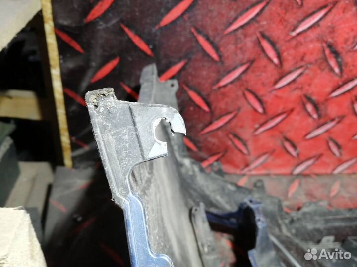 Бампер передний Subaru Forester S14