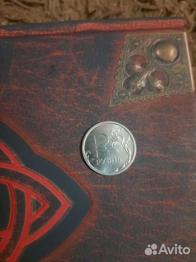 Продам монету