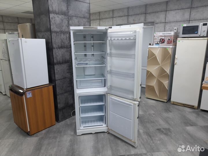 Холодильник Hotpoint Ariston rmbma1185.1FH