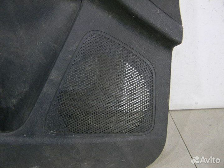 Обшивка двери передней левой