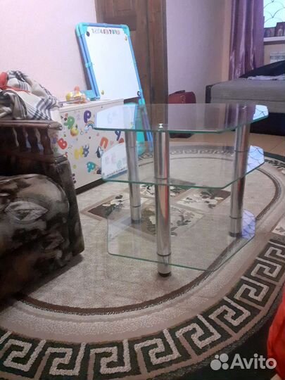 Стеклянная тумбочка