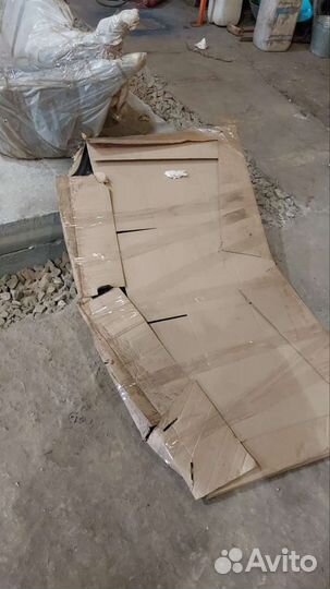 Продаю бампер передний и задний и капот